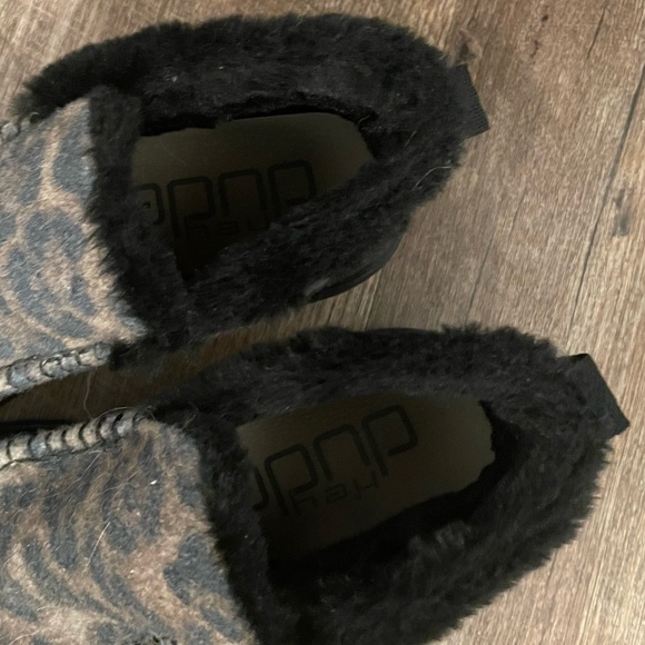 Hey Dude Denny Leo in Nut Size 6 Comfort and Fuzzy - Picture 7 of 8